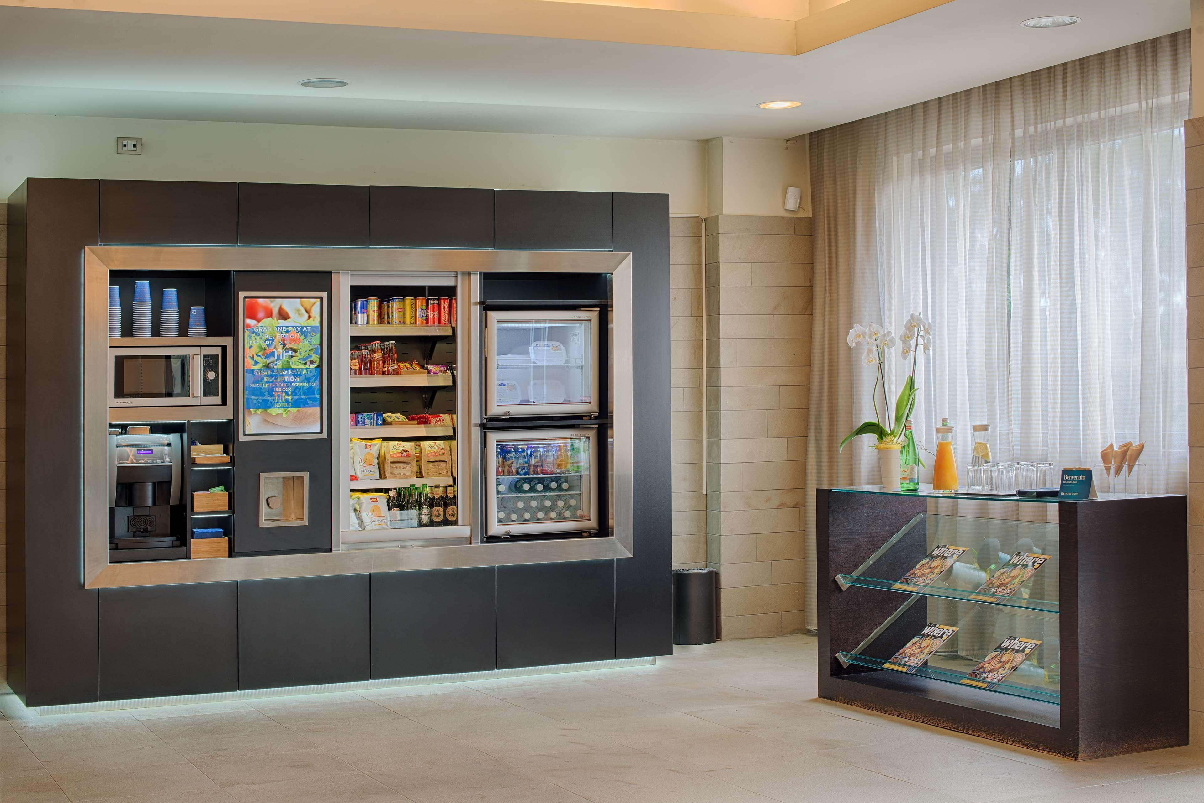Nh Linate Hotel Peschiera Borromeo Ngoại thất bức ảnh
