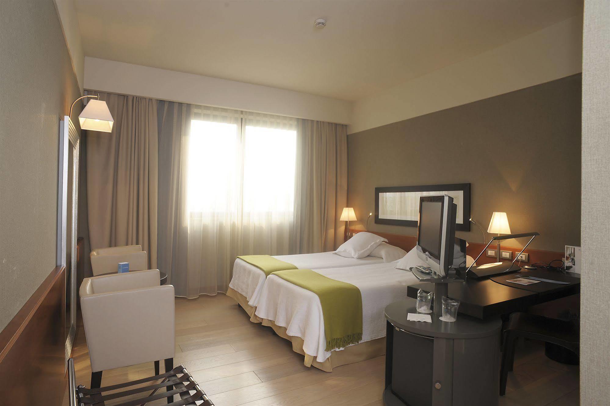 Nh Linate Hotel Peschiera Borromeo Ngoại thất bức ảnh