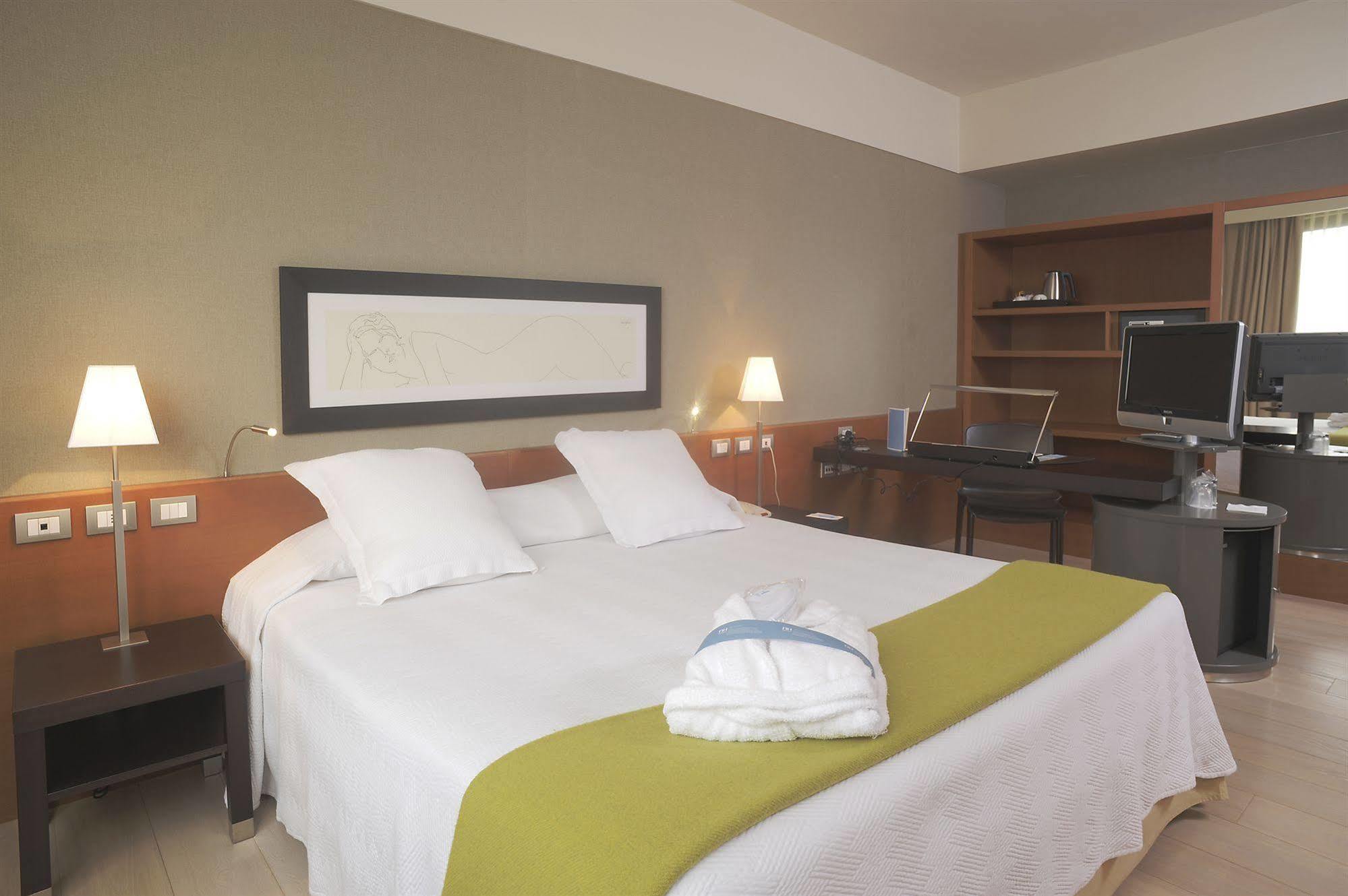 Nh Linate Hotel Peschiera Borromeo Ngoại thất bức ảnh